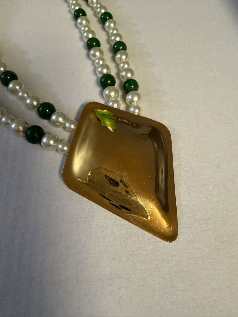Carlton Ridge for Sutton Hoo Signed alternating Gold and Green Pearl Necklace - Picture 10 of 11